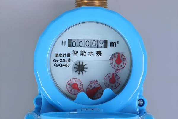 哪些因素会影响远传水表的精确度？